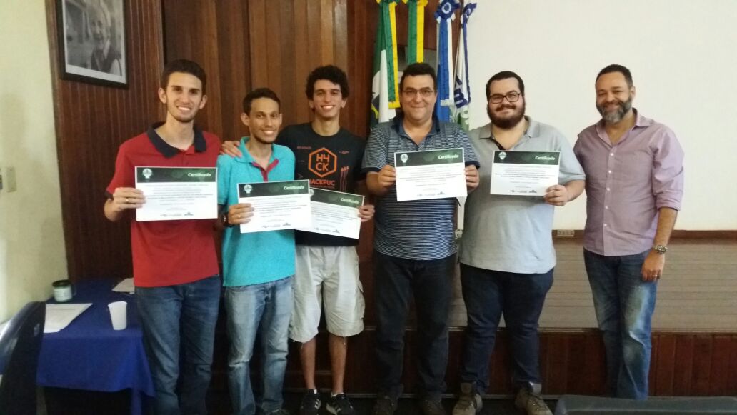 Equipe Dobereiner recebendo a premiação